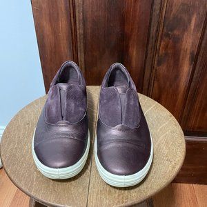 Ecco slip-on sneakers